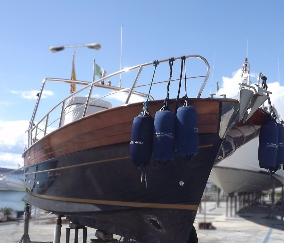<<< VENDUTO >>> Fratelli Aprea 750 Open + 200Hp Yanmar Diesel<br><a href=dettaglio.aspx?Id=14 >VAI ALLA SCHEDA</a>